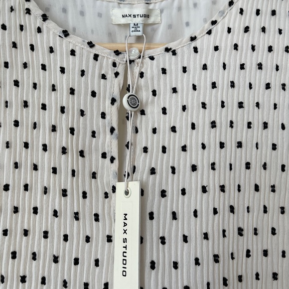 NWT Maxstudio Pleated Dot Blouse - Picture 3 of 6
